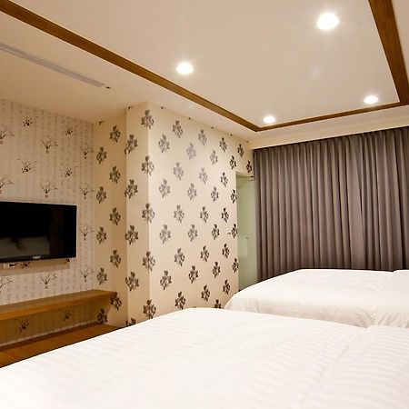 Flower Style B&B Donggang Esterno foto